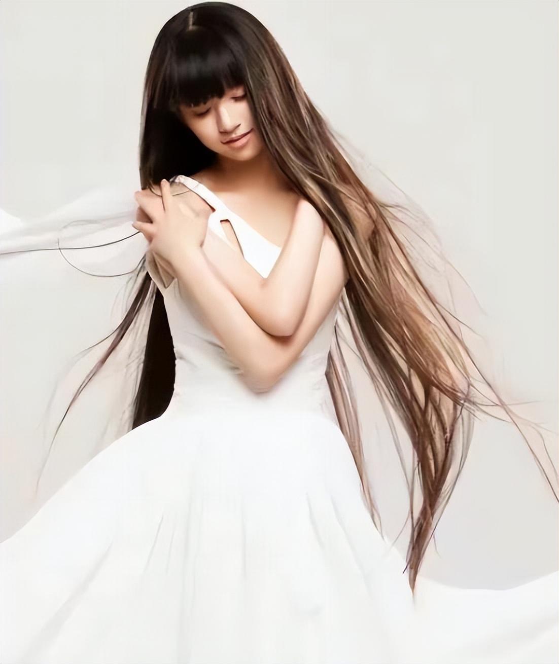 从春晚走红到重新出发 在2014年那个冬天的春晚舞台上,一个名叫小彩旗