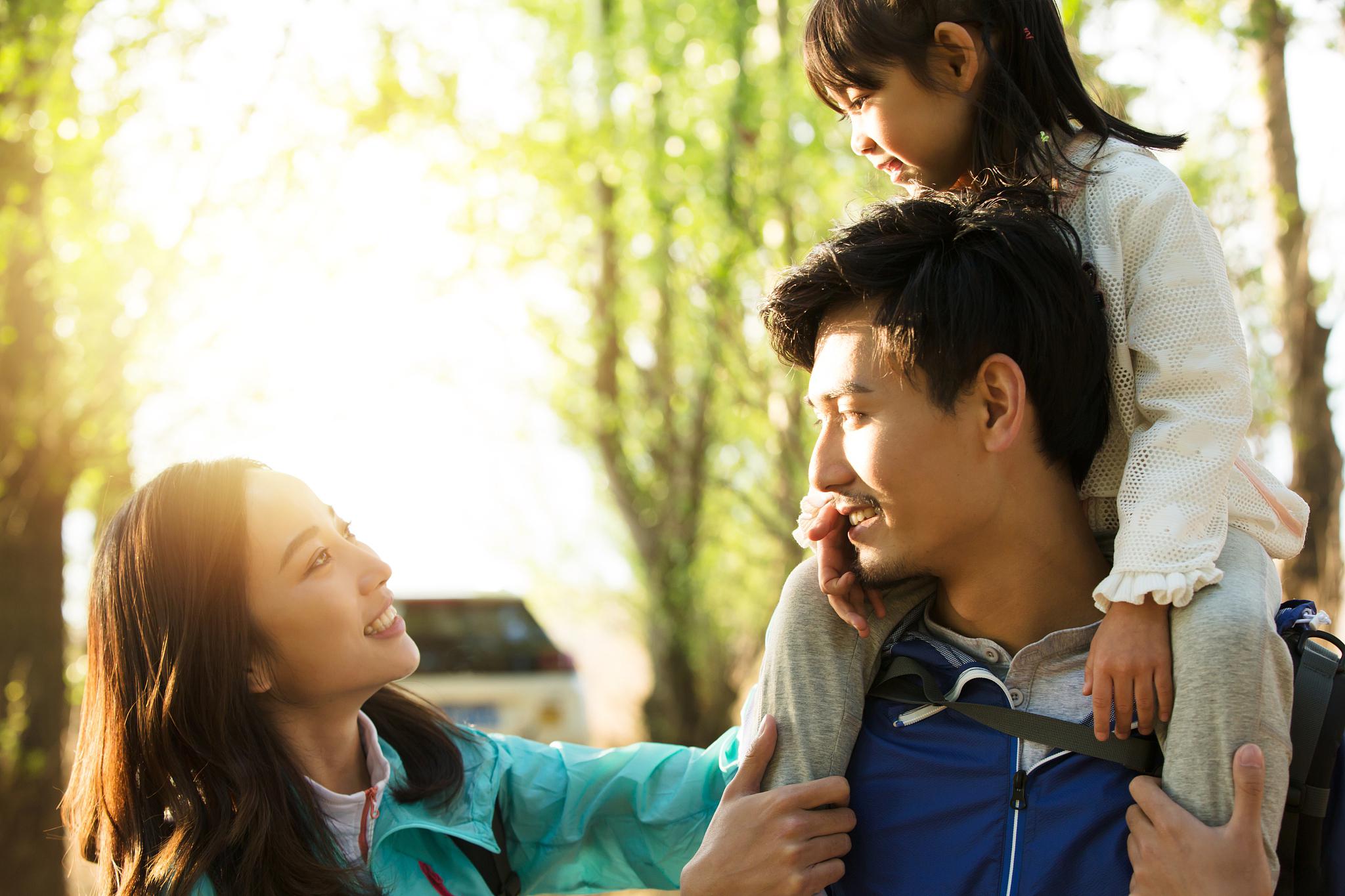 二婚带孩子的女人:被误解的价值与真实的挑战 传统观念和经济负担让