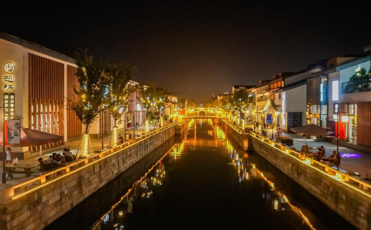 迎恩门风情水街:绍兴的一颗璀璨明珠 迎恩门风情水街,是绍兴市越城区