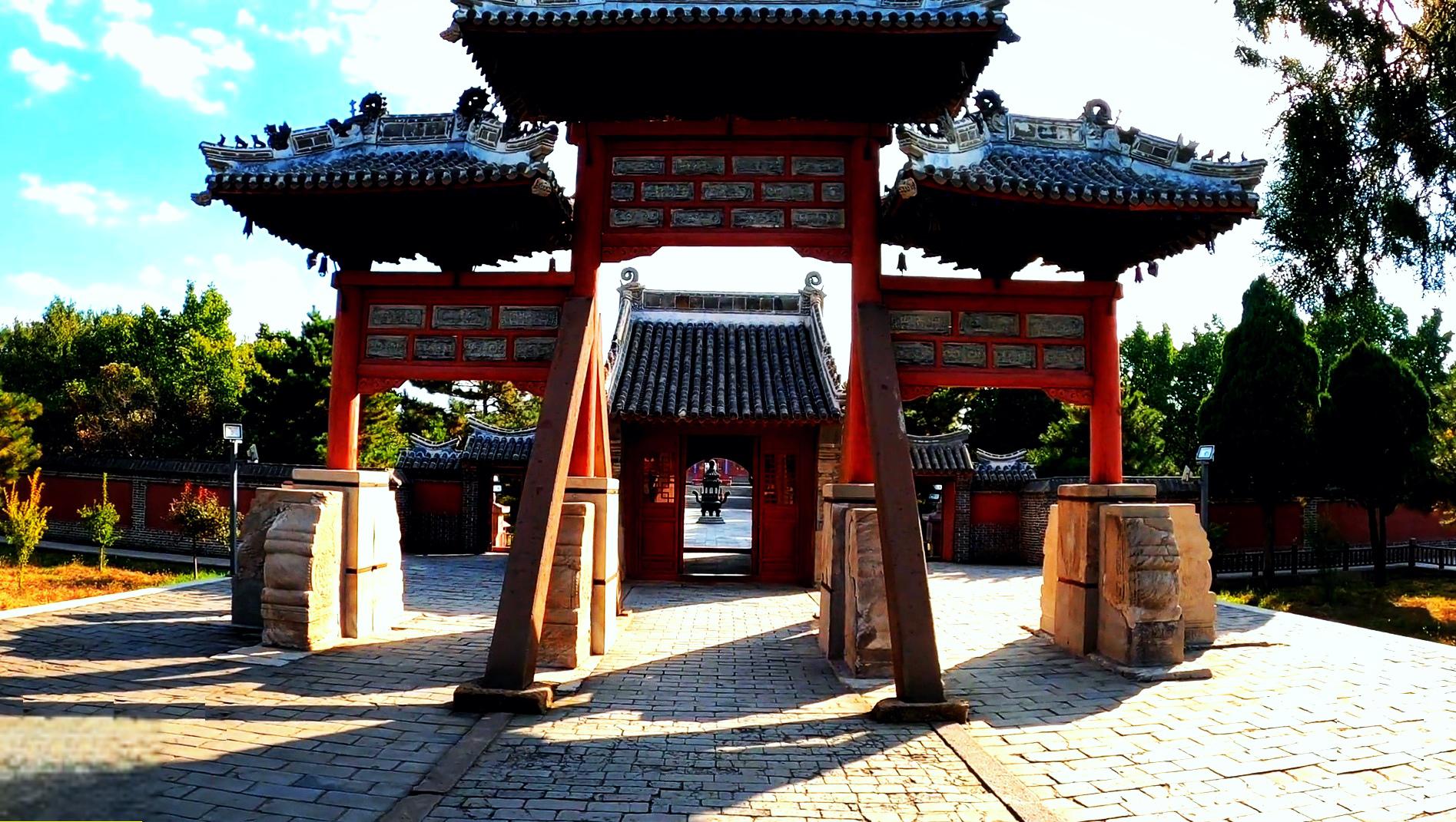 奉国寺:辽代建筑的瑰宝 奉国寺位于辽宁省锦州市义县境内,始建于公元