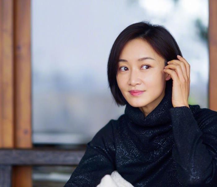赵子琪:敢爱敢恨的女人 赵子琪,曾担任过央视主持人并主持过春晚,感情
