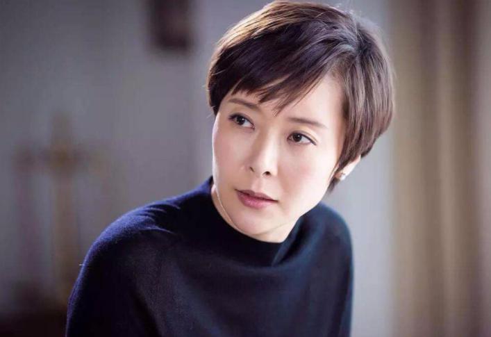 开国上将孙女柯蓝:历经坎坷终成娱乐圈传奇 柯蓝,这位出身不凡的女性