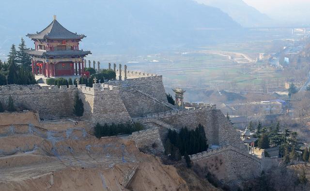 潼关古城:历史与文化的璀璨明珠 潼关古城位于陕西省渭南市潼关县,是