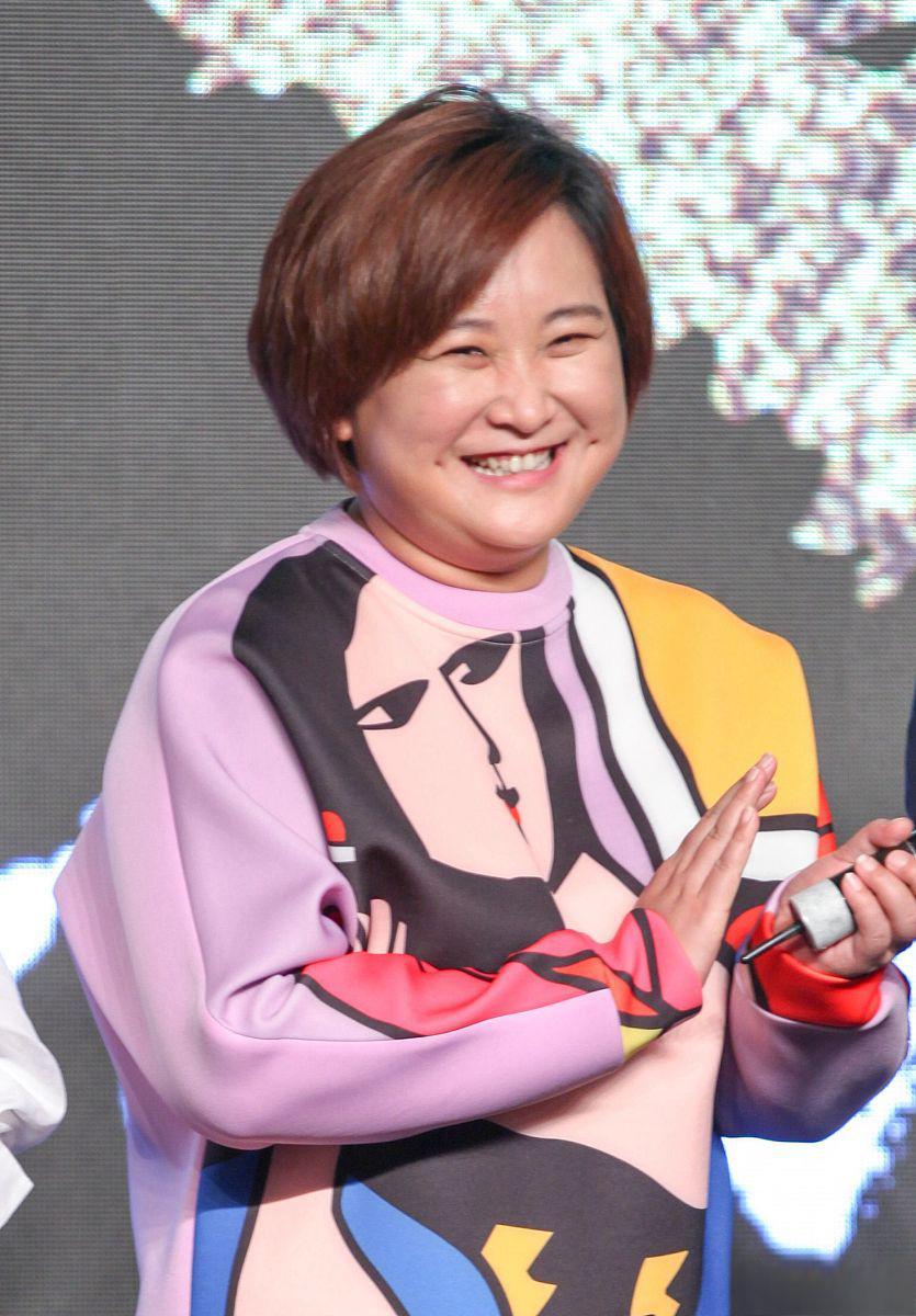 贾玲:一切都来得及 贾玲在电影《热辣滚烫》中的表现和形象让人印象