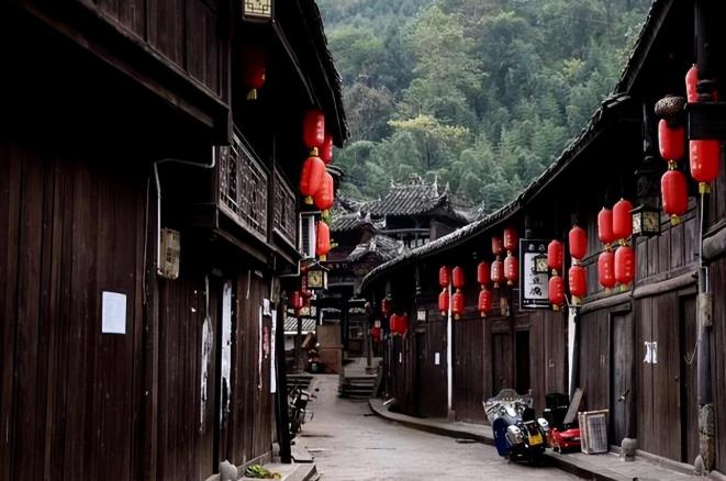 青林口古镇:时光的秘境 四川省绵阳市的青林口古镇,曾是繁华的商贸