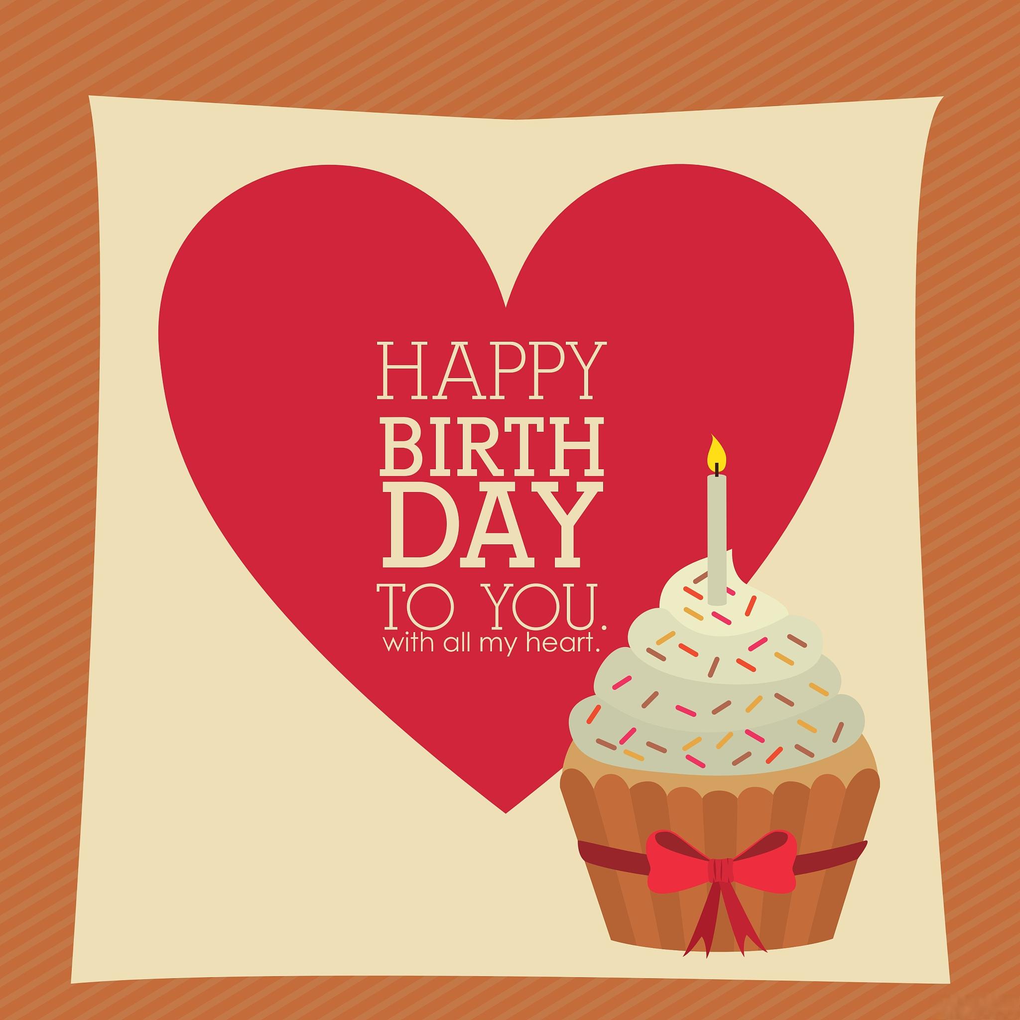 如何用简短的语言为女友送上暖心的生日祝福 在贺卡上,你可以简单直接