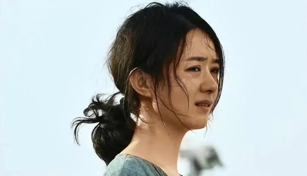 是一部反映中国最底层的无奈和痛苦的现实电影,赵丽颖在电影中的表演