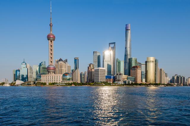 上海旅游必去景点推荐 上海是中国的国际都市,以其迷人的风景而闻名.
