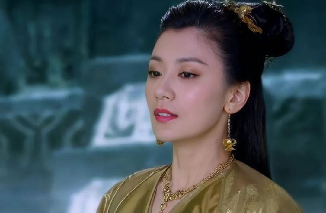李秋水:天龙第一美人 李秋水是天龙八部中的女配角,是天龙第一美人,年