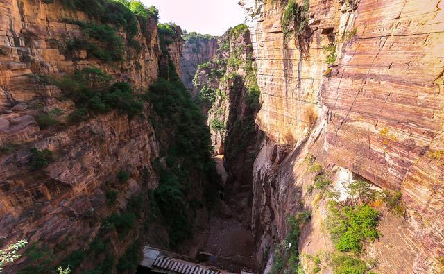 灵石红崖大峡谷图片