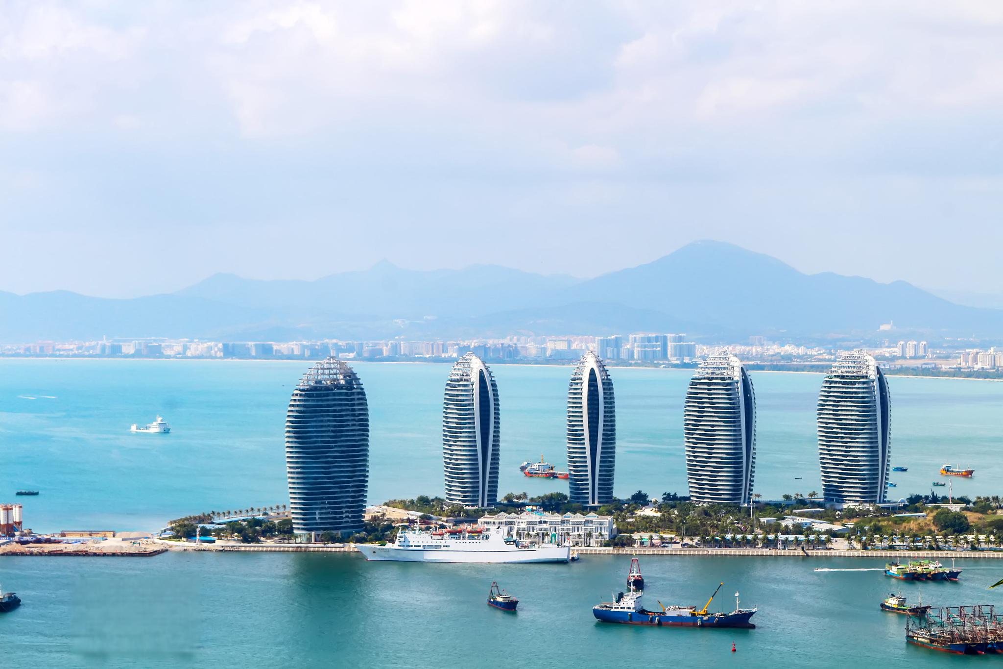 海南岛"奇招"应对高价机票 今年春节,海南岛成了让人又爱又恨的地方.