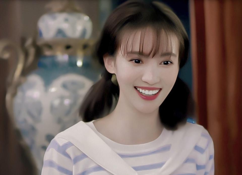 金晨:从清纯少女到魅力女人的蜕变 金晨,这位备受瞩目的女演员,自出道