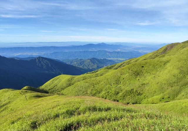 江西武功山:探索神秘旅行路线 江西武功山,位于江西省萍乡和宜春交界