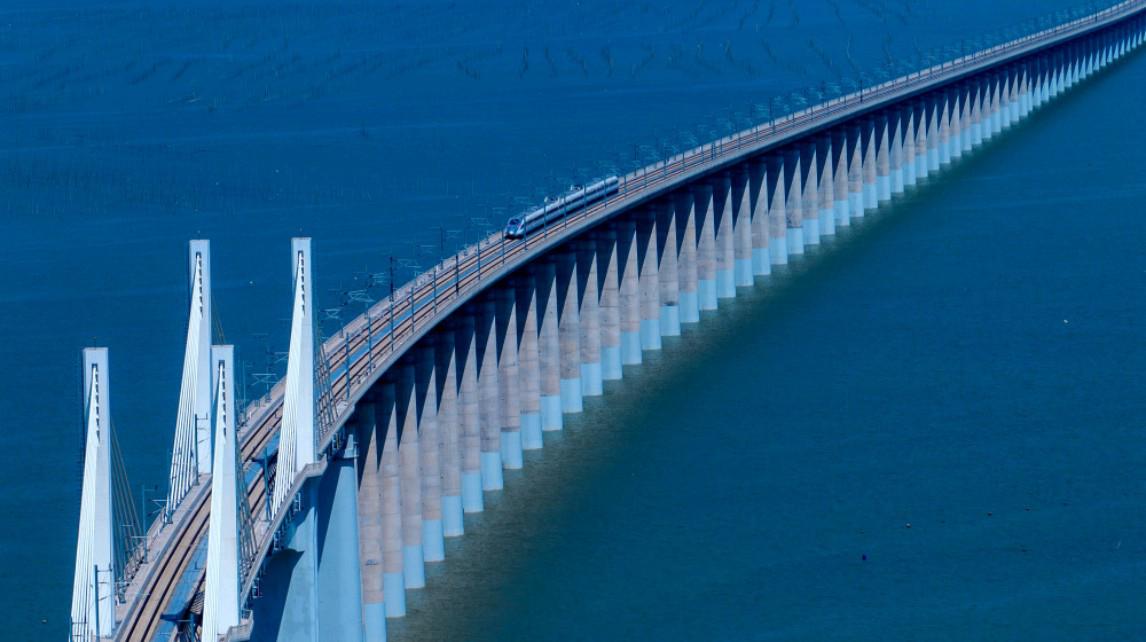 海峡跨海大桥图片