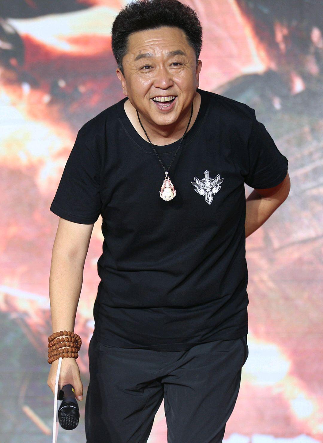 《战狼2》:年龄与角色不符引发争议 于荣光,这位1958年出生的北京演员