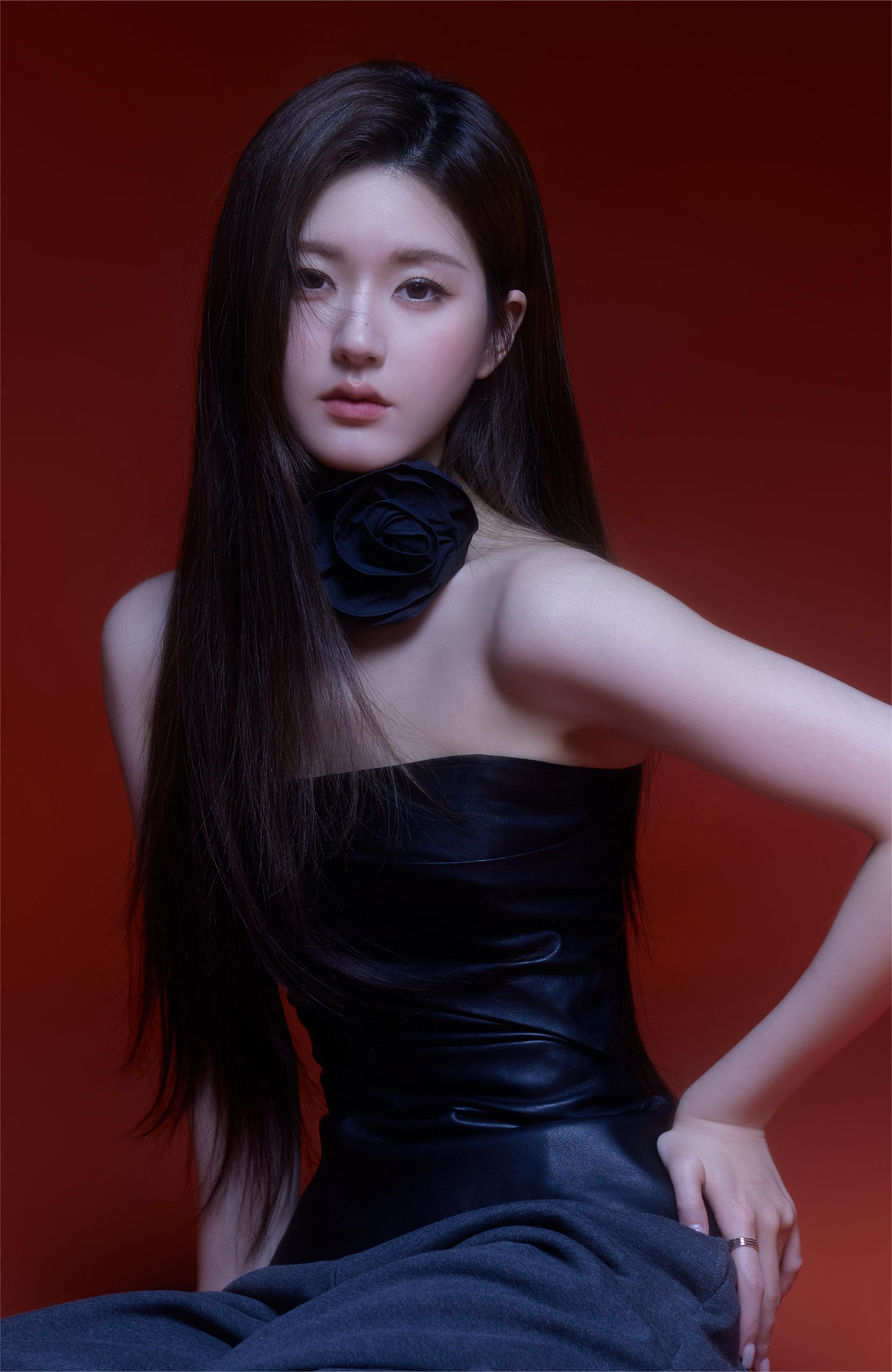 赵露思的紫色应援色背后的市场力量 赵露思的应援色是紫色,这一选择不