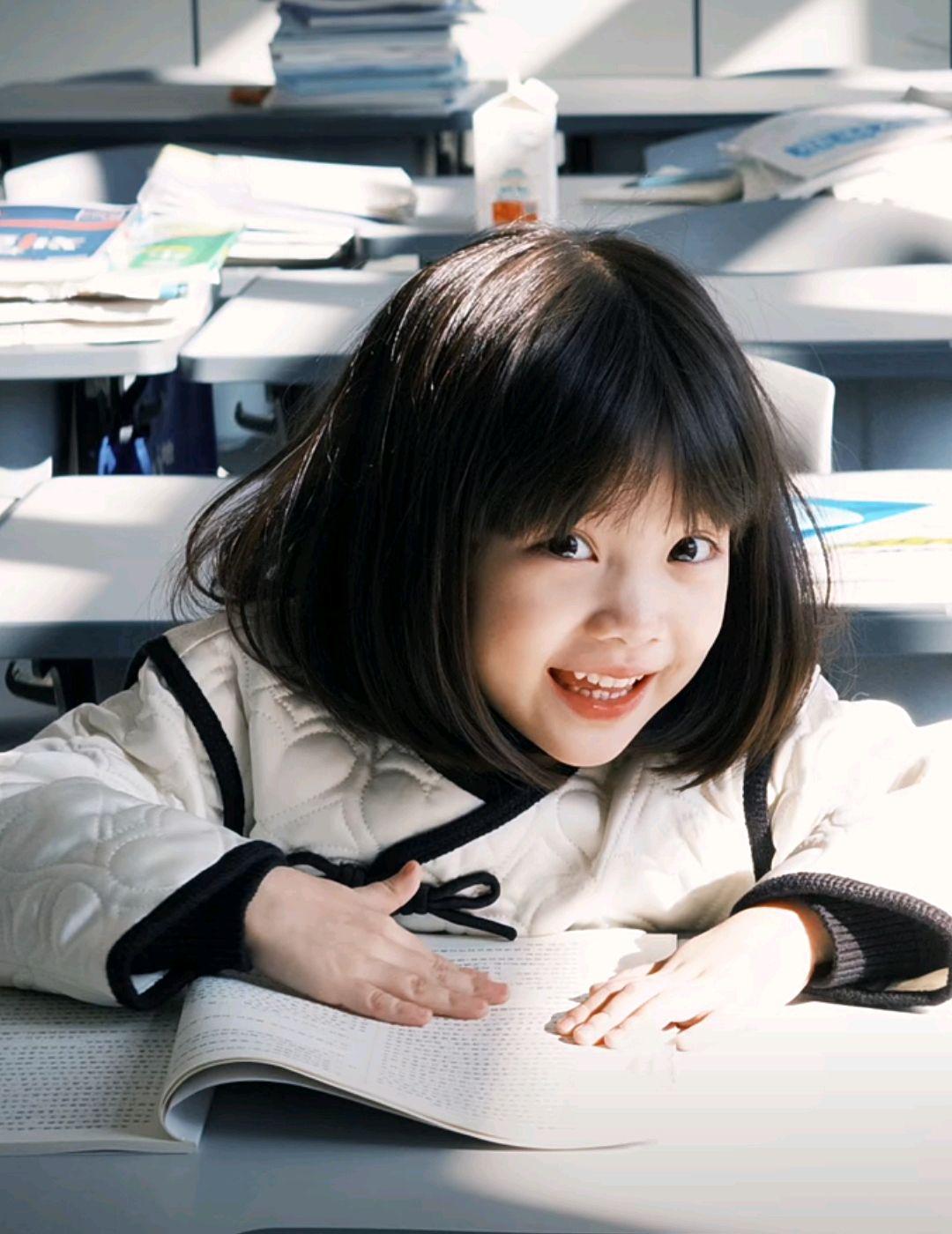 徐可晒出生照为女儿庆生,小沐言完美继承高颜值 2月20日,网红小女孩小