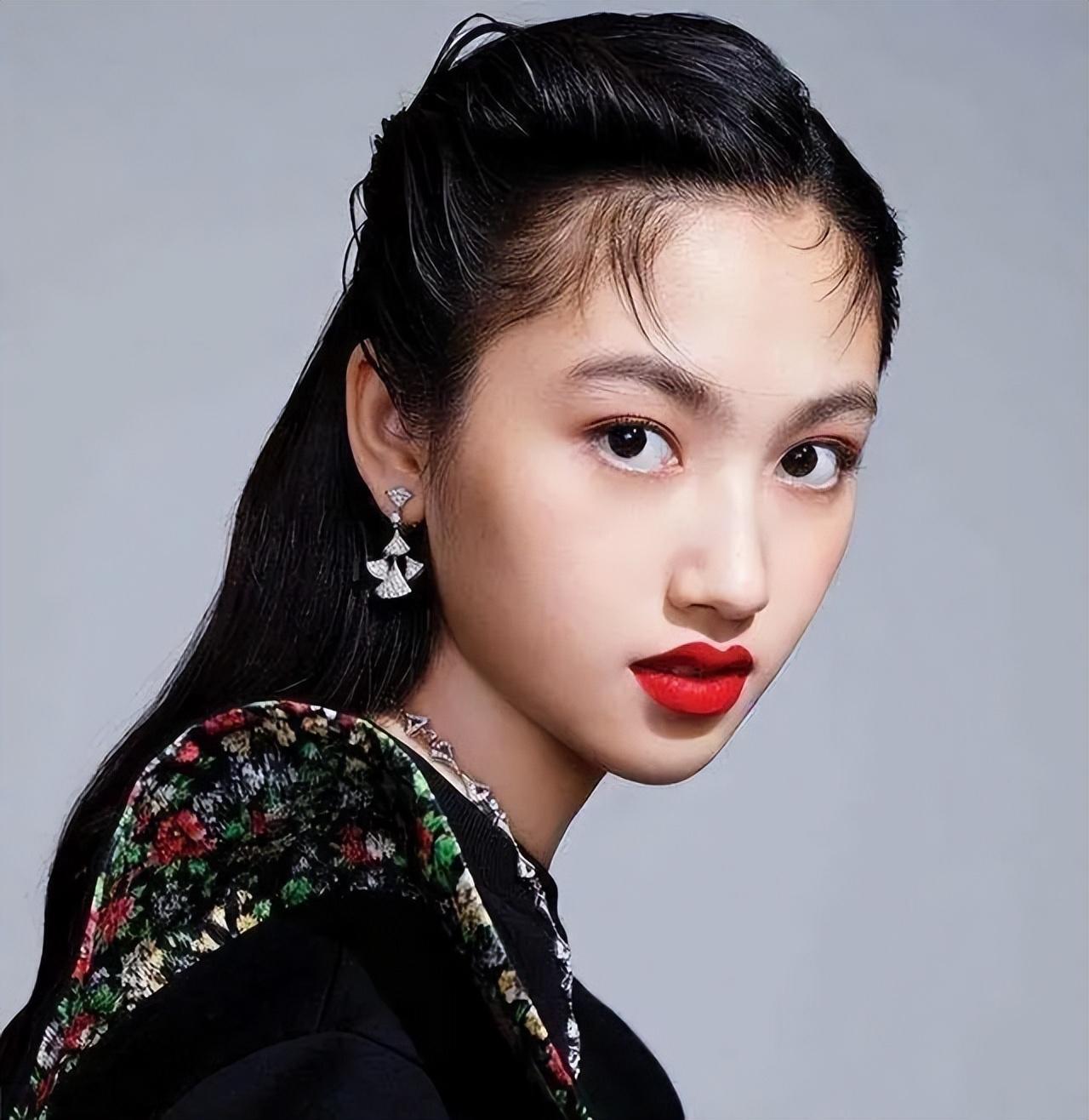 香港明星女儿们的美丽与成就 香港明星的女儿们犹如流星划过,每一个都