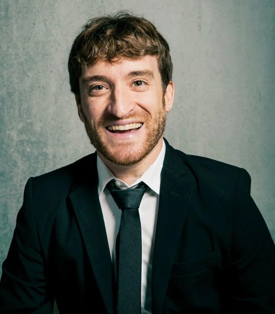 尼克·诺维奇:侏儒症下的超凡魅力与无限可能 近期,41岁的美国男星