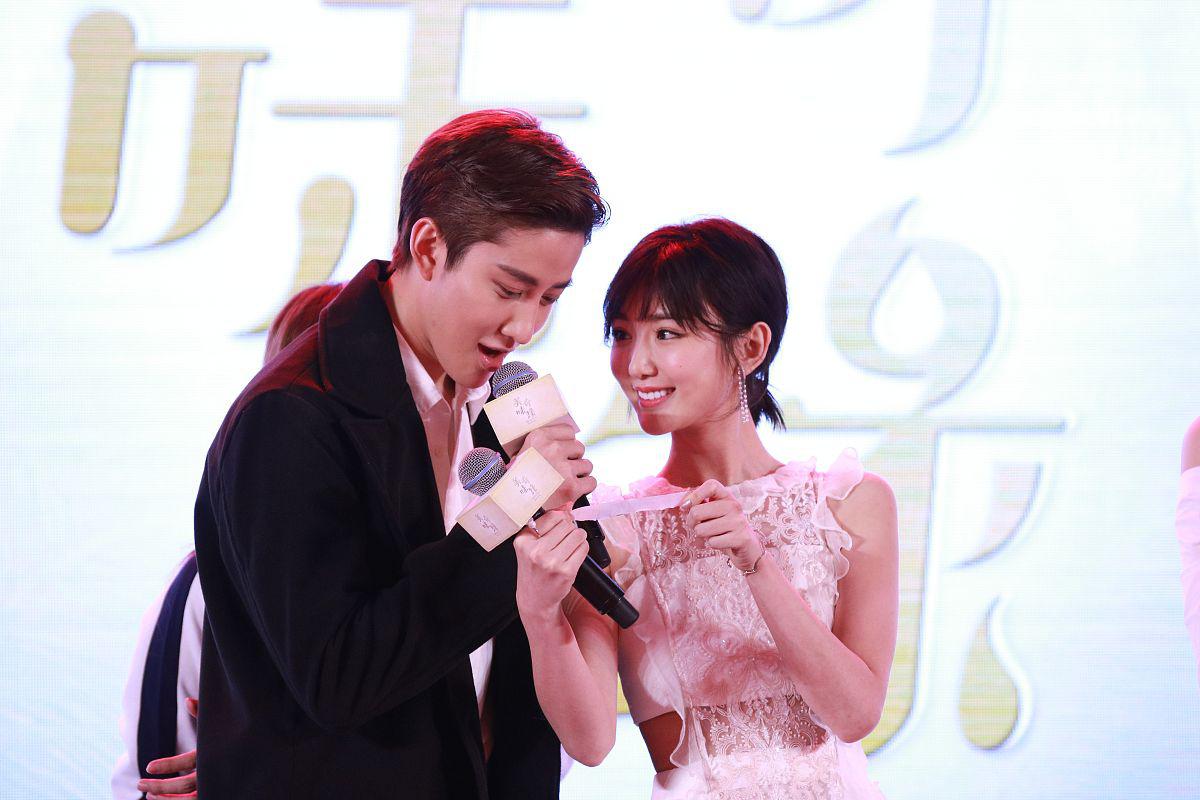 金晨回应与胡夏恋情:真相揭秘 金晨回应与胡夏的恋情传闻,称两人只是