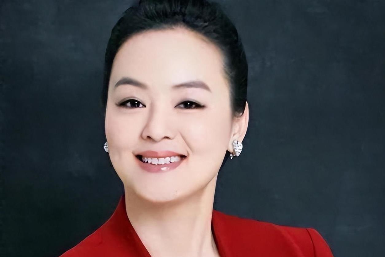 央视才女孙小梅:事业家庭双丰收,58岁仍活出女王范儿 孙小梅,这位曾经