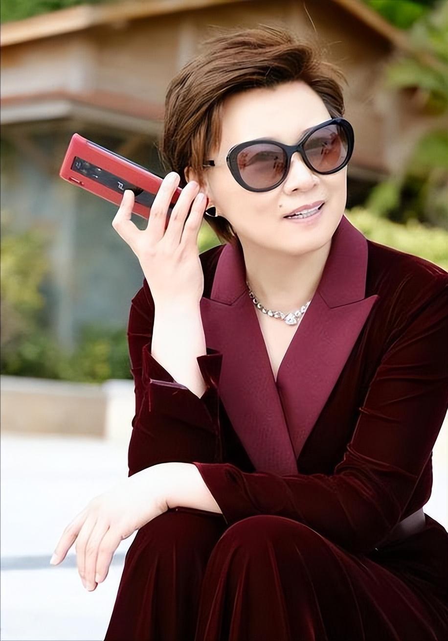 赵海燕:从二人转舞台到学术殿堂的传奇之旅 赵海燕的