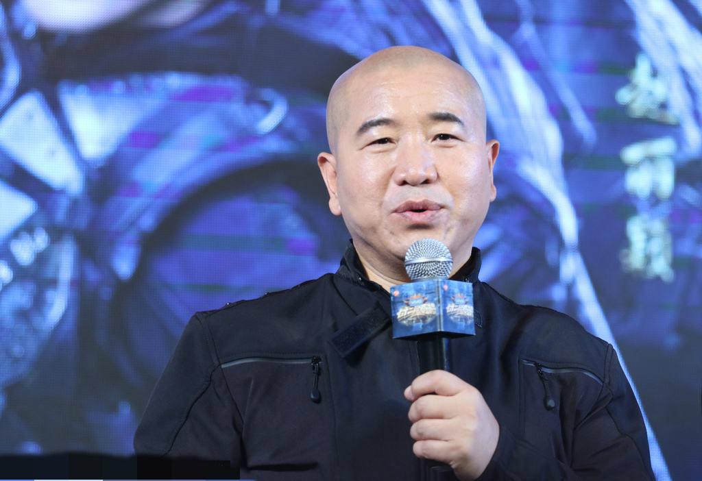 王小利与王亮网络喊话 王小利回应被儿子断绝关系的传闻,表示父爱如山