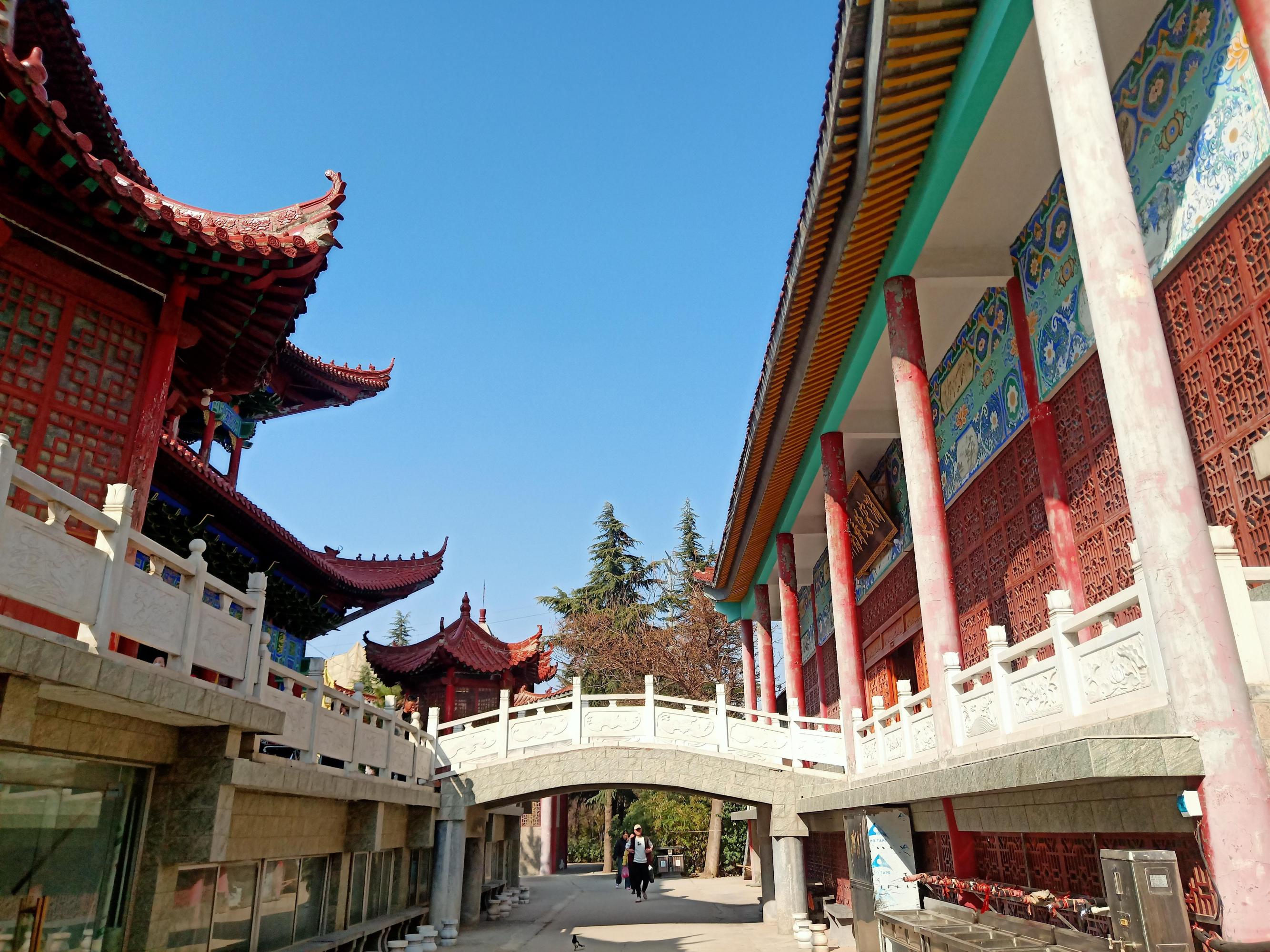 大海寺:荥阳的名刹古寺 大海寺是荥阳历史文化中的重要组成部分,自