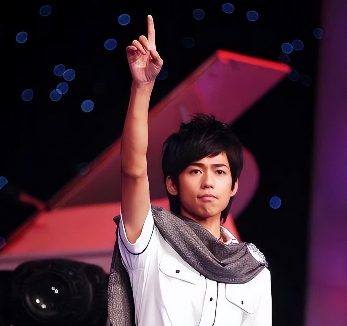 坚韧和才华重塑音乐传奇 苏醒,一个在2007年快乐男声舞台上闪耀的名字