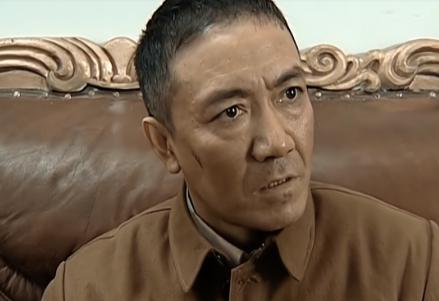 孔捷与李云龙共同前往学校,孔捷李云龙丁伟孔捷