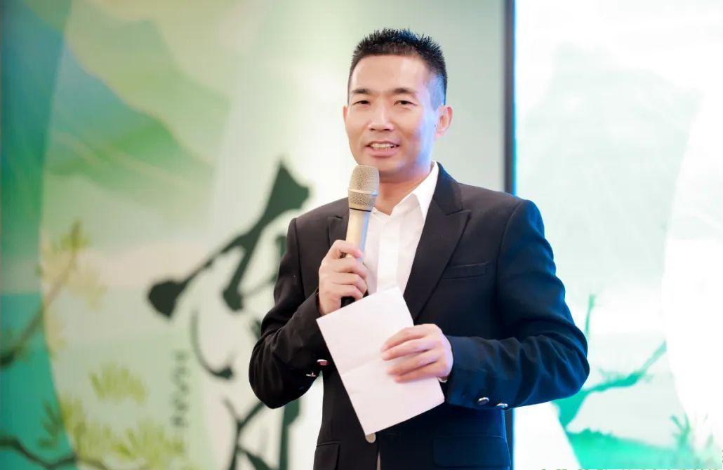 韩后创始人王国安:我卖掉300套房子还债,为了留在牌桌上 韩后创始人