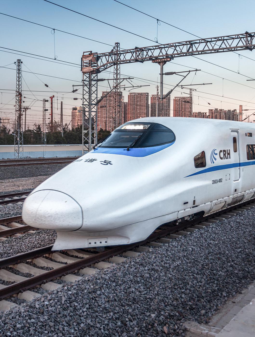 高铁出行小技巧,让你的旅途更顺利 第一次坐高铁,是不是既兴奋又紧张?