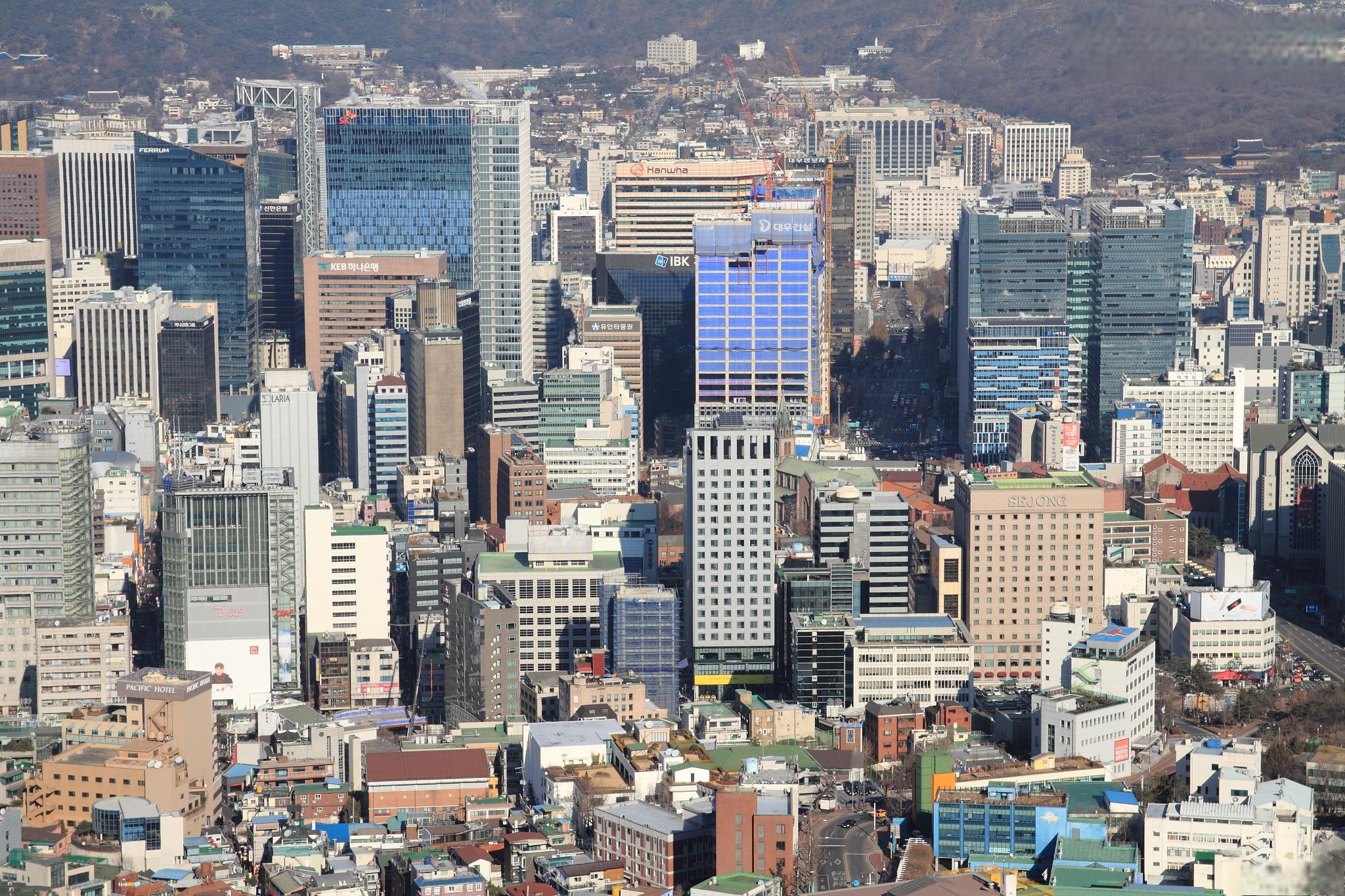 韩国:现代化都市风貌,丰富的文化遗产和美食 韩国是一个充满魅力的