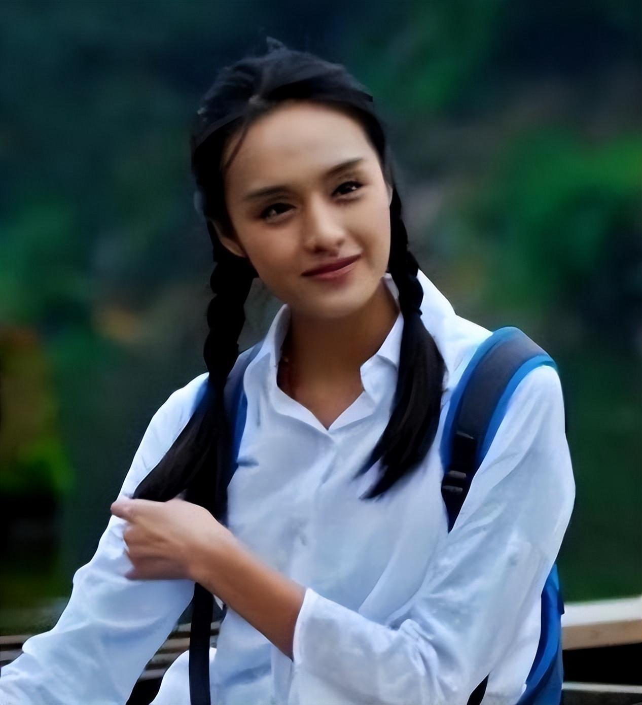 从明星到教师,饶敏莉的转型之路:与影帝富大龙的婚姻背后的商业逻辑