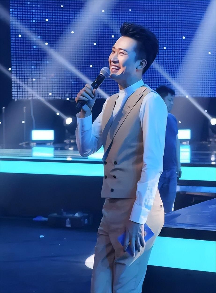 杨帆:人生赢家 杨帆,央视主持人,被称为"央视三剑客"之一,他的主持