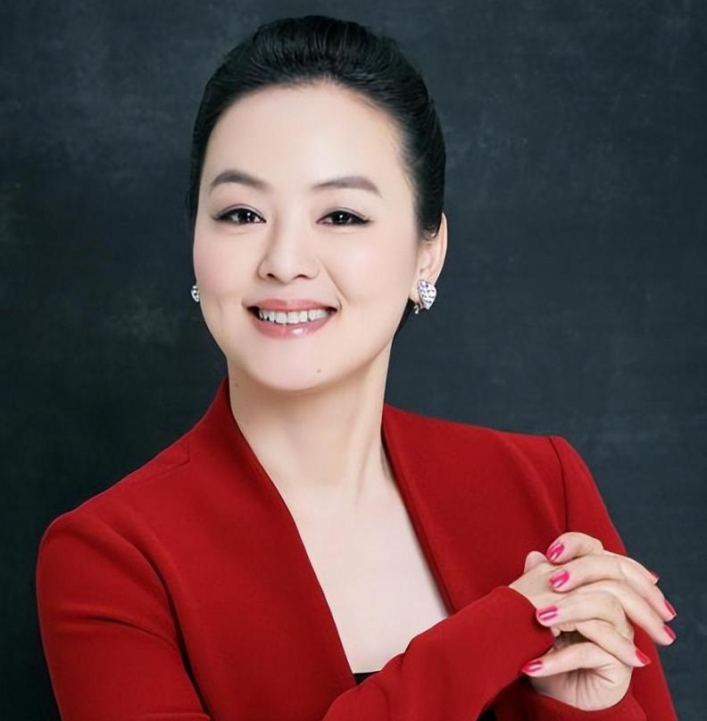 央视美女主持孙小梅的多才多艺人生 孙小梅是央视名嘴中与众不同的一