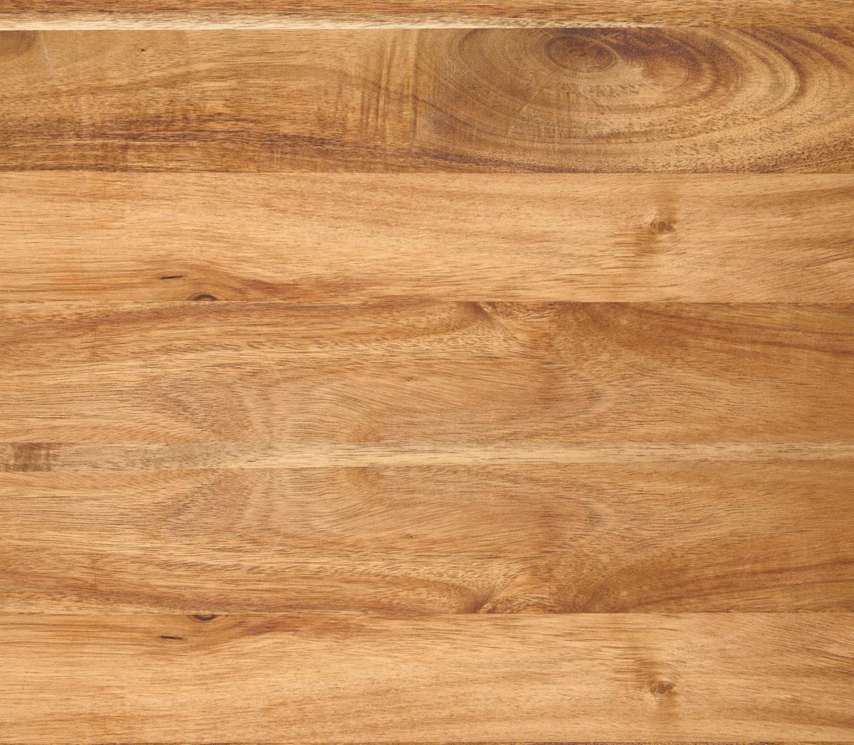 让地板持久如新 实木地板是一种自然,环保的地板材料,具有独特的纹理