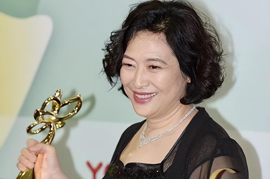 许娣:演艺之路的坚持与幸福家庭的神仙爱情 女演员许娣演了30多年戏