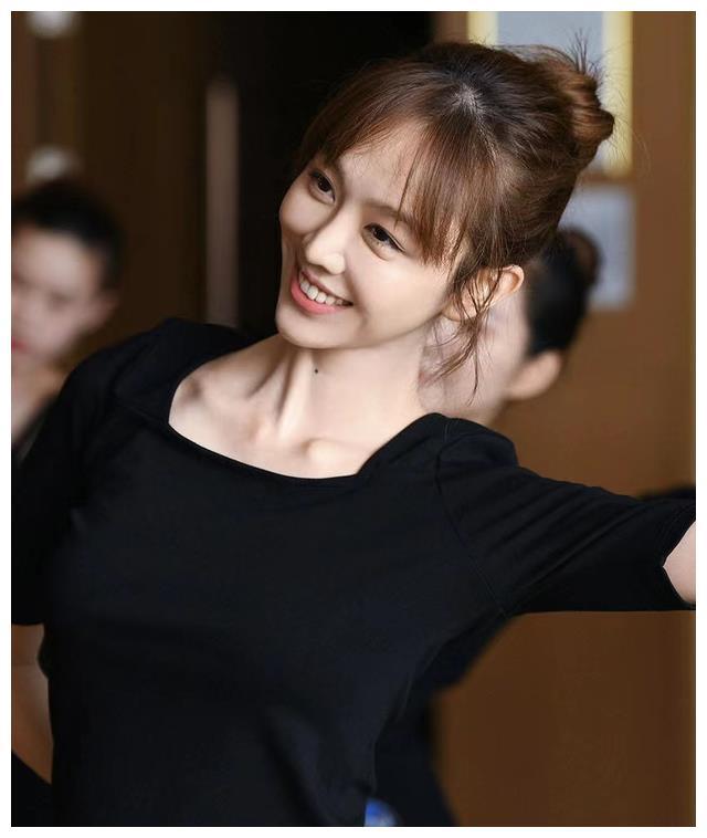 的干女儿的故事 她是宋丹丹的干女儿,曾一度备受朱雨辰妈妈的嫌弃