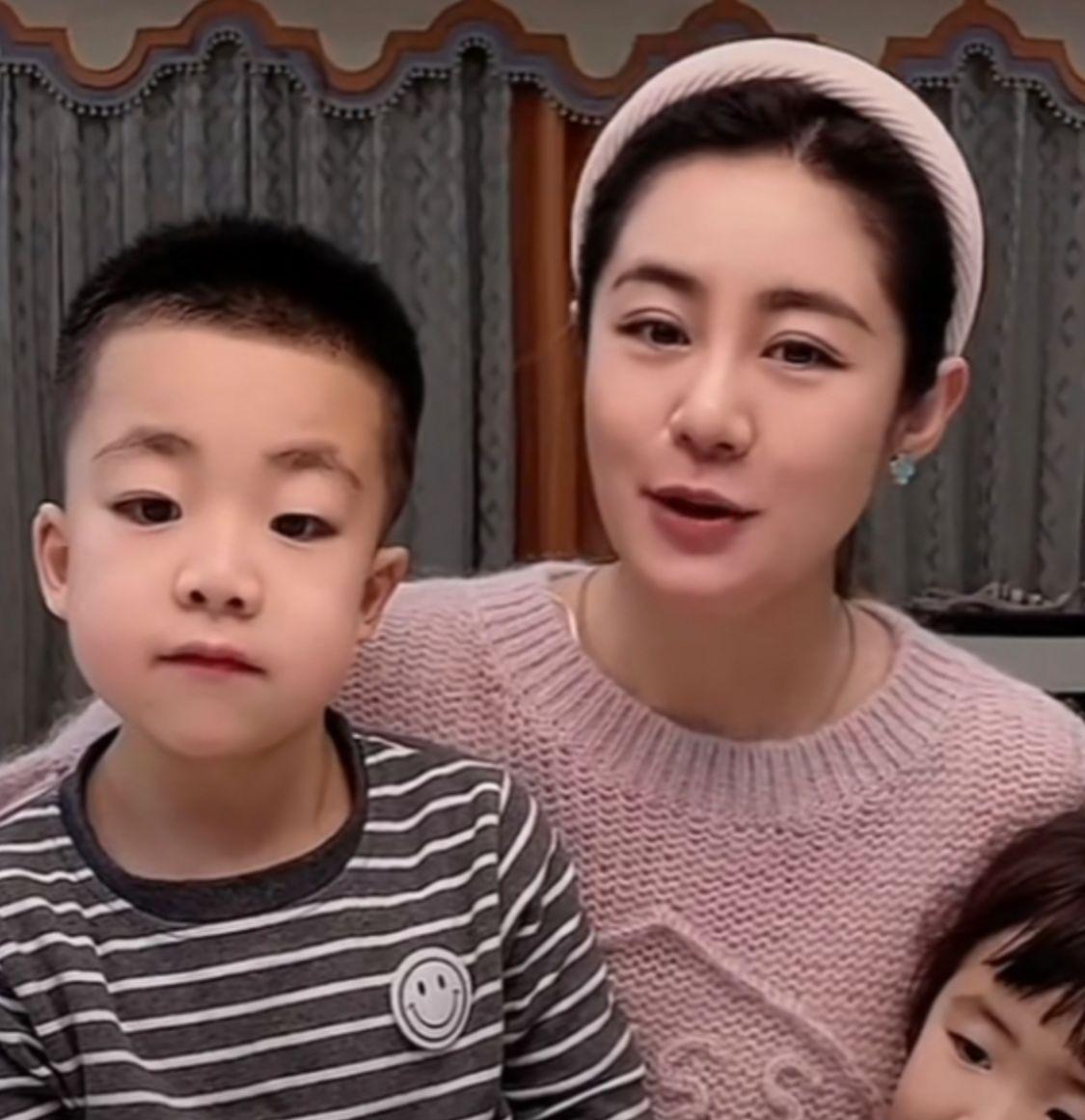 毕畅:从"王小蒙"到单亲妈妈,她的爱情与人生抉择 毕畅,一个在荧幕上留