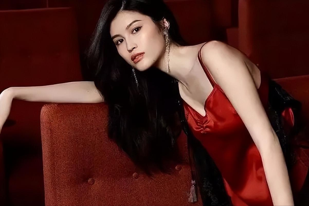 何穗:追梦之路,从砸金蛋到国际超模的华丽转身 何穗,从砸金蛋到国际