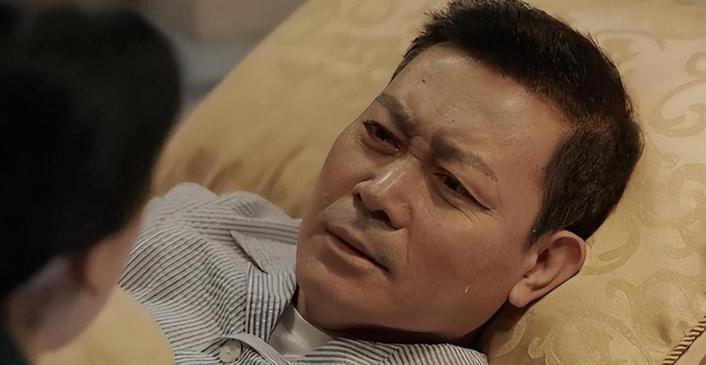 曾伟权:演艺生涯背后的商业逻辑与生命启示 曾伟权,这位香港演艺圈的