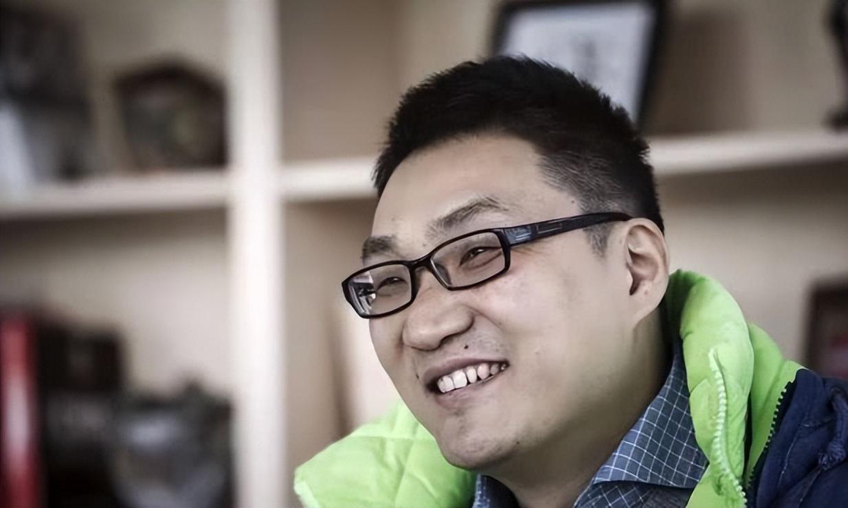 黄峥,拼多多的创始人,是一个充满创业激情的企业家.