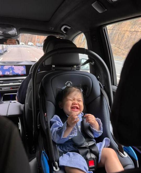 婆婆首亮相引热议,网友称女儿像奶奶 程晓玥与李恒的幸福家庭生活成为