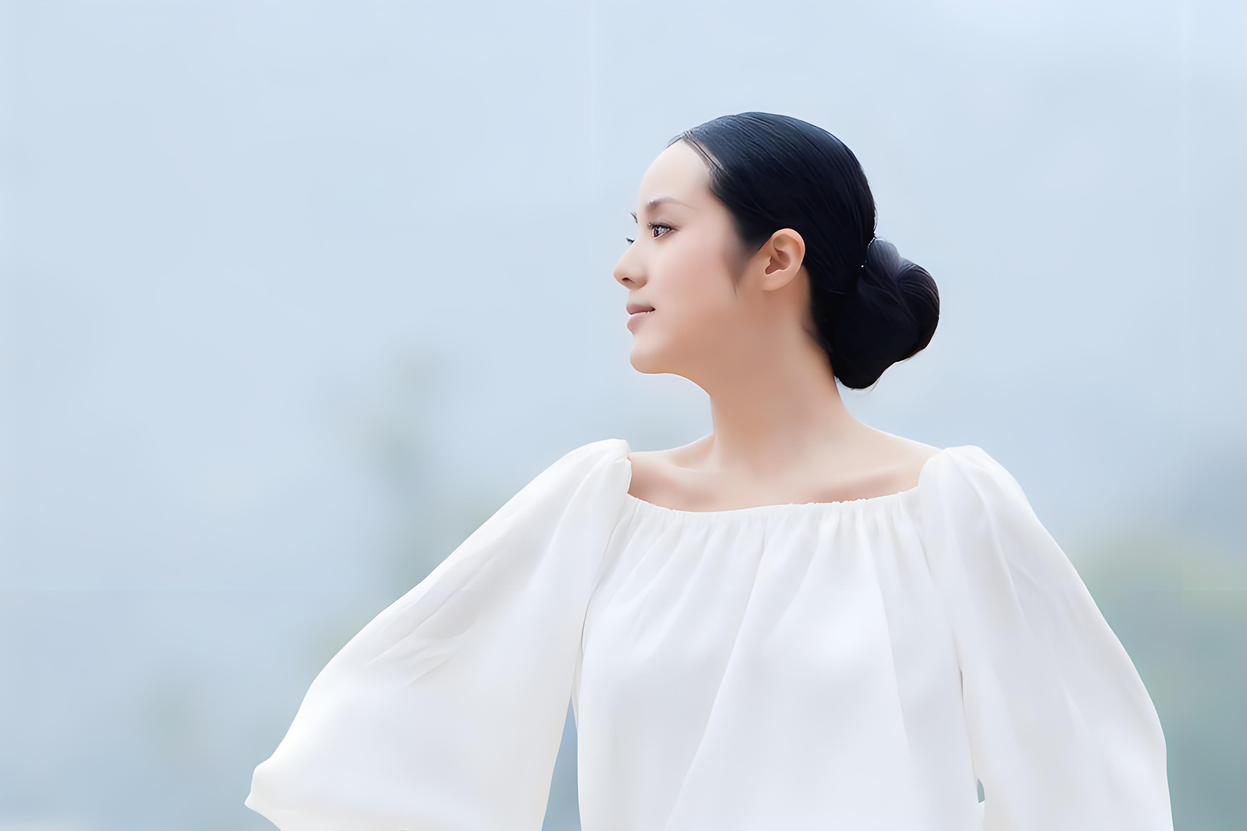 著名歌唱家哈辉的婚姻选择与幸福人生:勇气与坚持的胜利 哈辉,这位