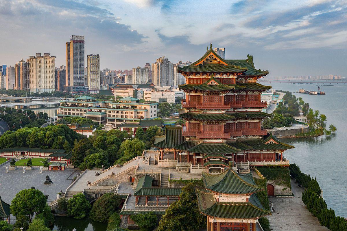 南昌,一座充满历史与文化底蕴的城市,等待你在冬日里探寻!