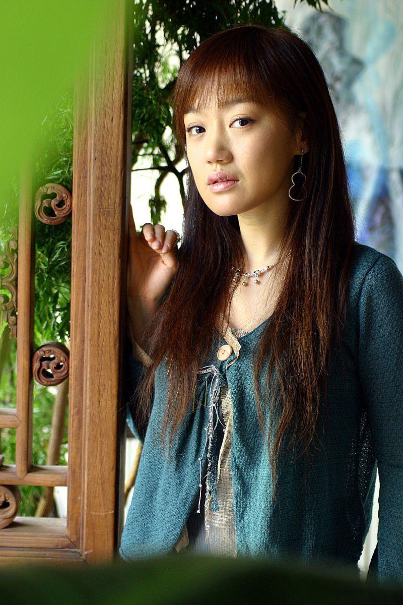 薛佳凝:勇敢的出家之路 薛佳凝曾经是娱乐圈中的一位才女,她的演艺