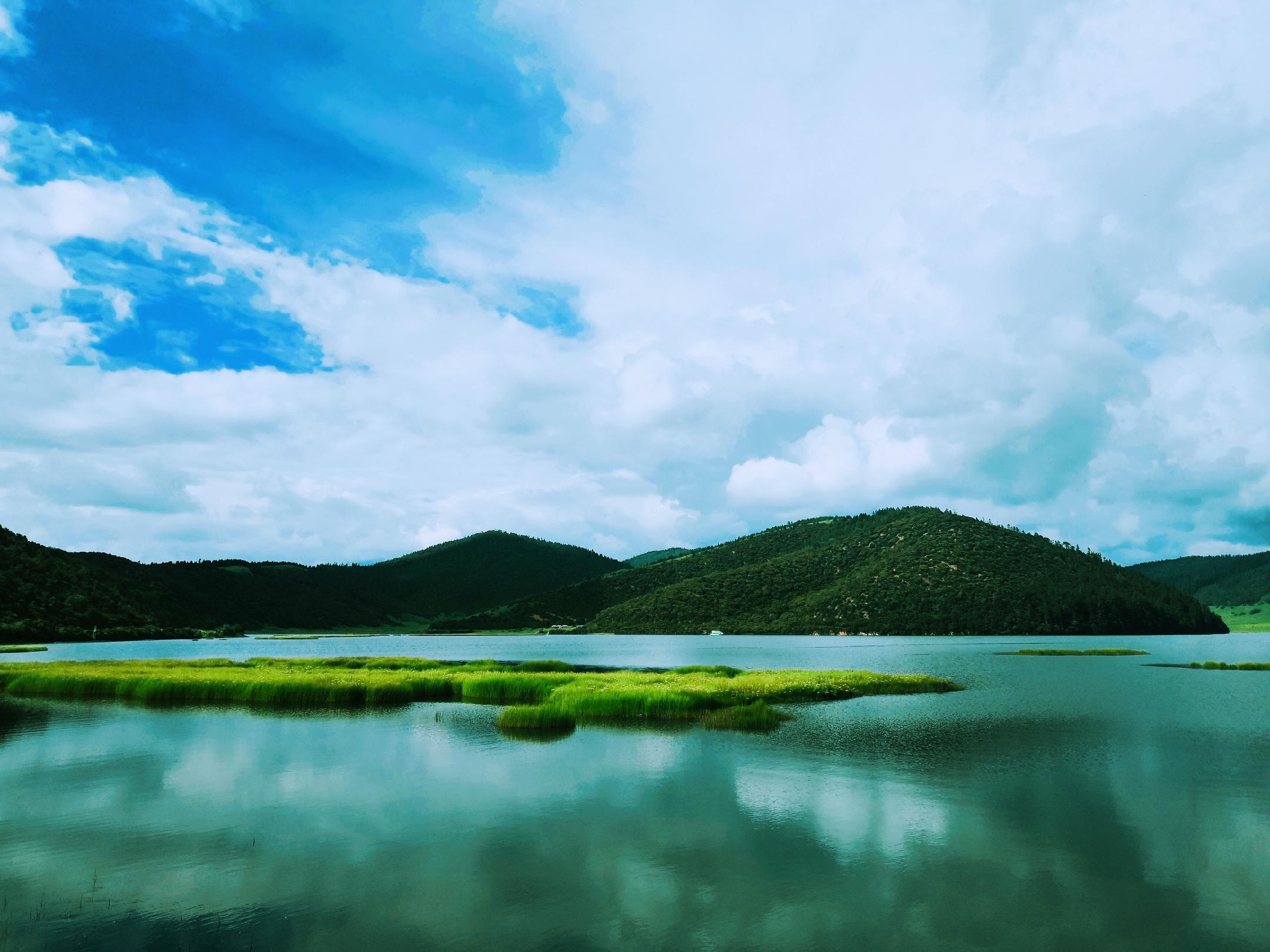 云南普达措国家公园:心灵的净土 在这个喧嚣的世界里,你是否也渴望