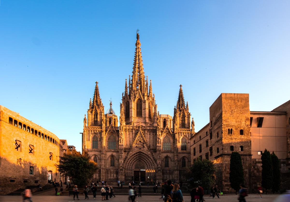 这些热门目的地,你可不能错过 浪漫之都:巴黎 埃菲尔铁塔下的甜蜜约定