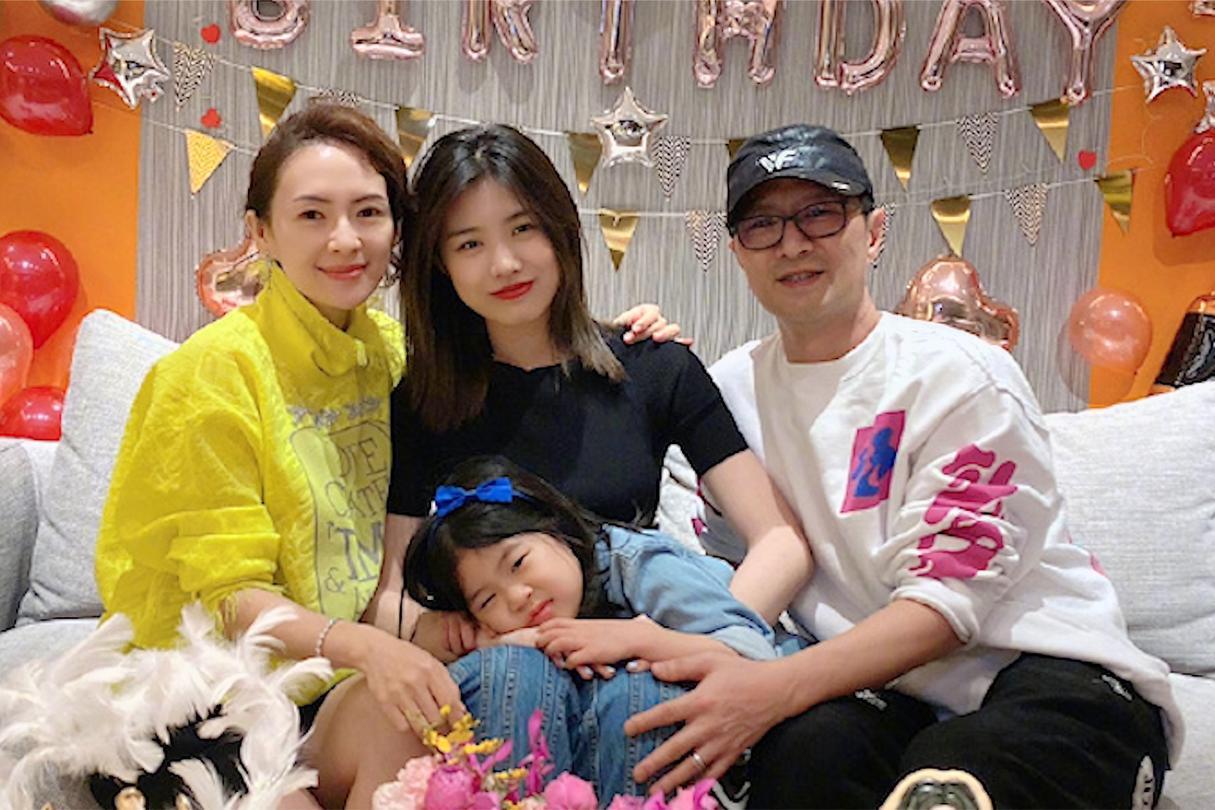 汪峰18岁女儿近照 汪峰和葛荟婕的大女儿小苹果在社交媒体上发布了一